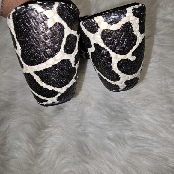 STUART Weitzman clipper giraffe print wedge slides sandals Black white leather - Picture 8 of 11
